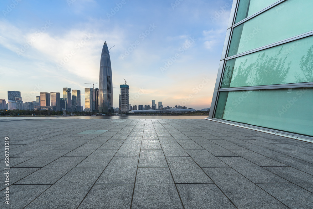 Fototapeta premium Panoramic skyline and buildings with empty square floor