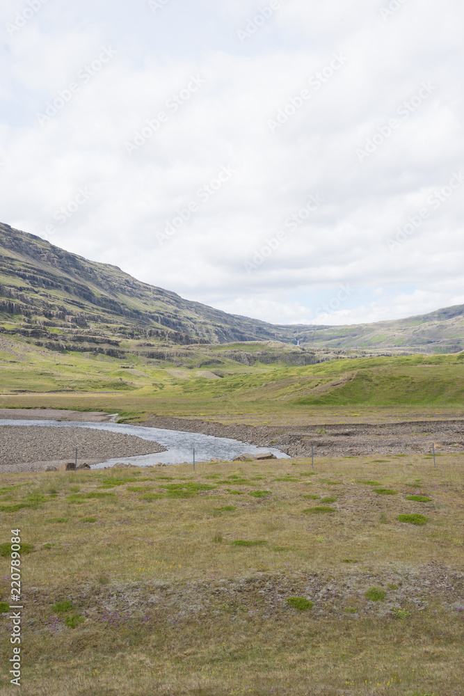 Fototapeta premium Landschaft in den Ostfjorden – Island 
