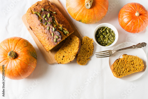 Bild auf Leinwand Homemade pumpkin loaf cake on white background.