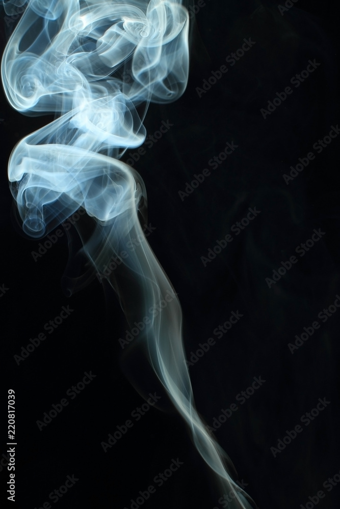 Obraz premium White smoke texture on black background