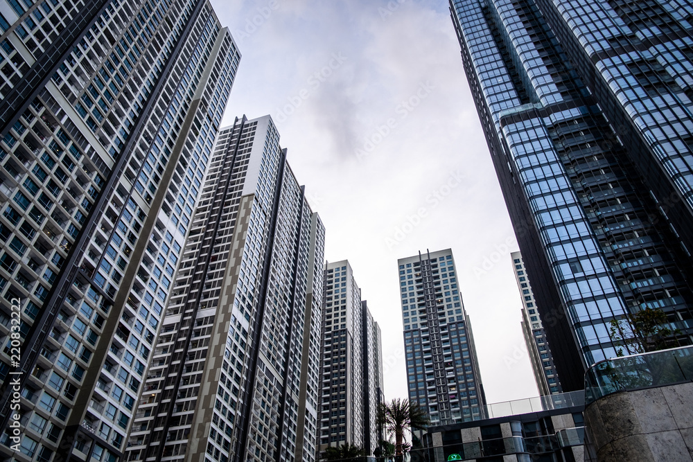 Obraz premium Scenery from the courtyard of Landmark 81, Ho Chi Minh City, Vietnam
