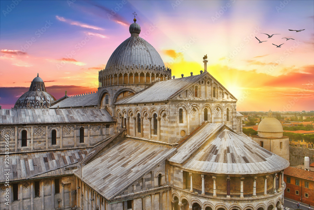 Tramonto sul duomo di Pisa