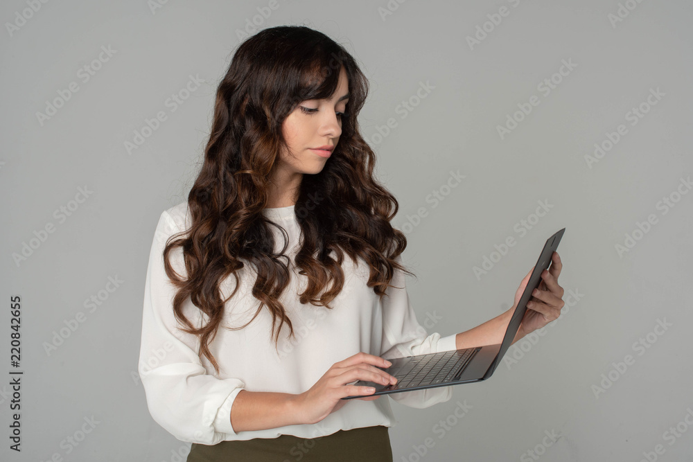 Naklejka premium Young Hispanic Businesswoman