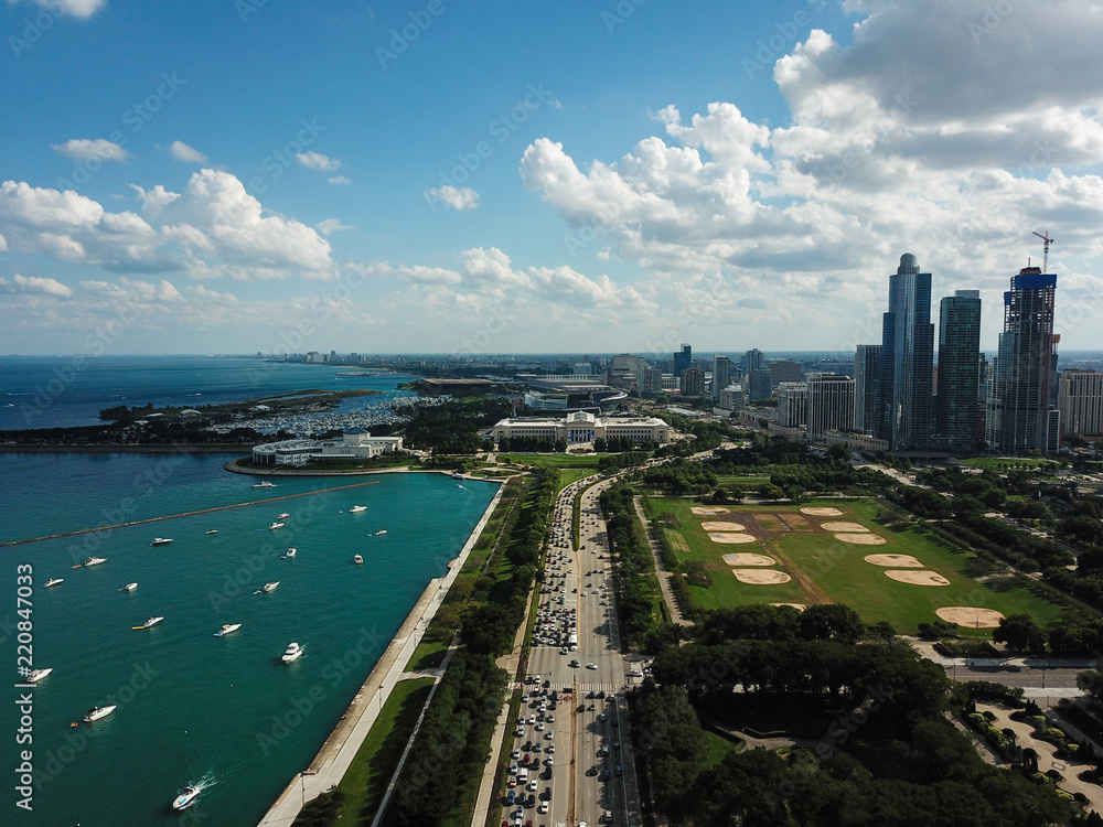 Fototapeta premium Aerial Chicago bay buildings bridge