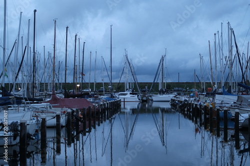 Bootshafen von Scharendijke / Zeeland photo