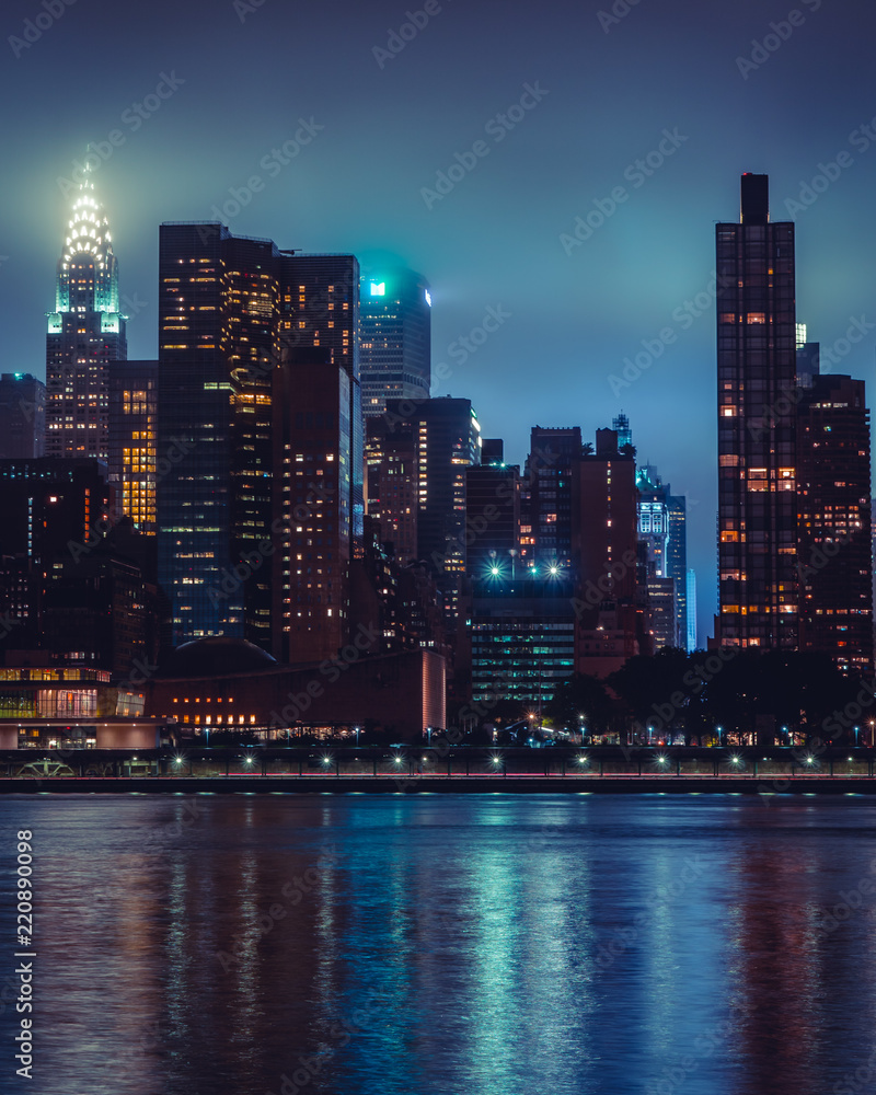 Fototapeta premium NYC Skyline Foggy