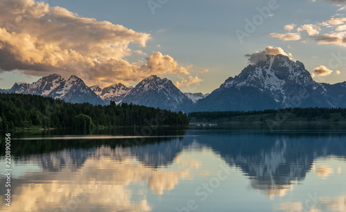 Tetons Reflect in Jackson Lake © kellyvandellen