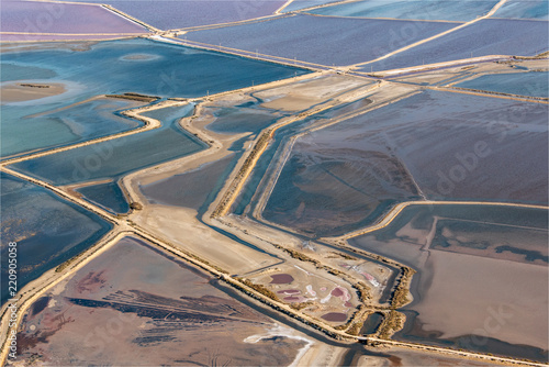 vue aérienne des Salins de Giraud à l'embouchure du Rhône en France photo