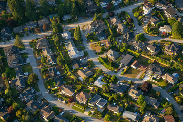 Fototapete Luftbild Wohnviertel North Vancouver im Sommer  © edb3_16