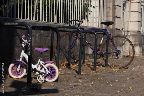 Les vélos attachés