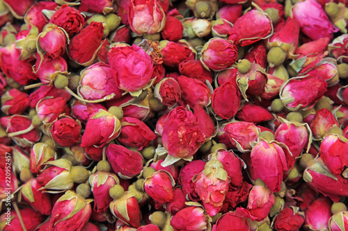 dried roses for tea