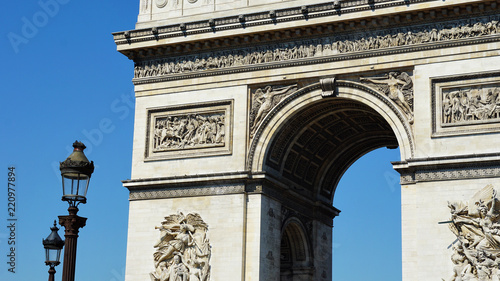 Arc de Triomphe in Paris © janinewagner