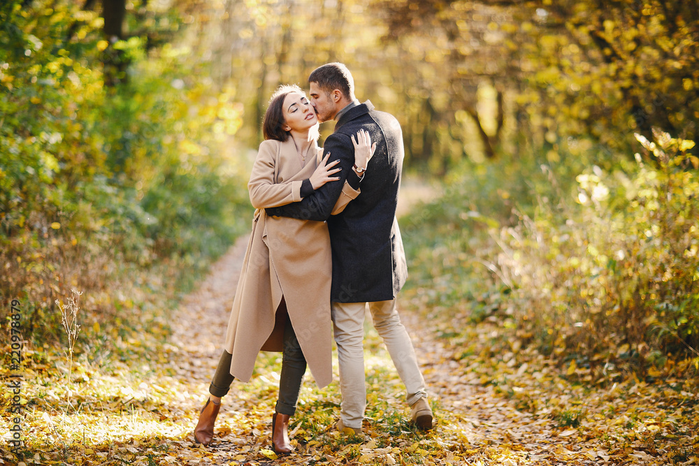 Fototapeta premium couple in the park