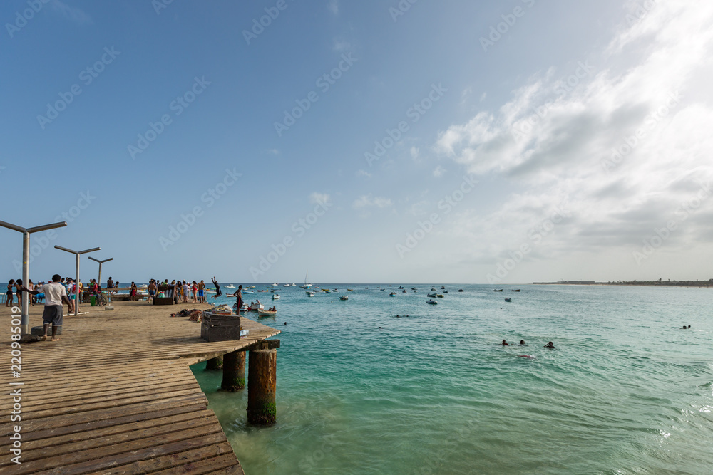 Fototapeta premium Wooden pier over ocean