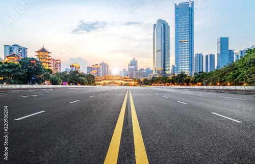 The expressway and the modern city skyline