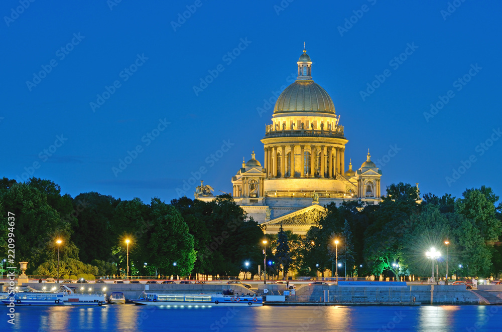 Fototapeta premium View of Isaakievsky cathedral.