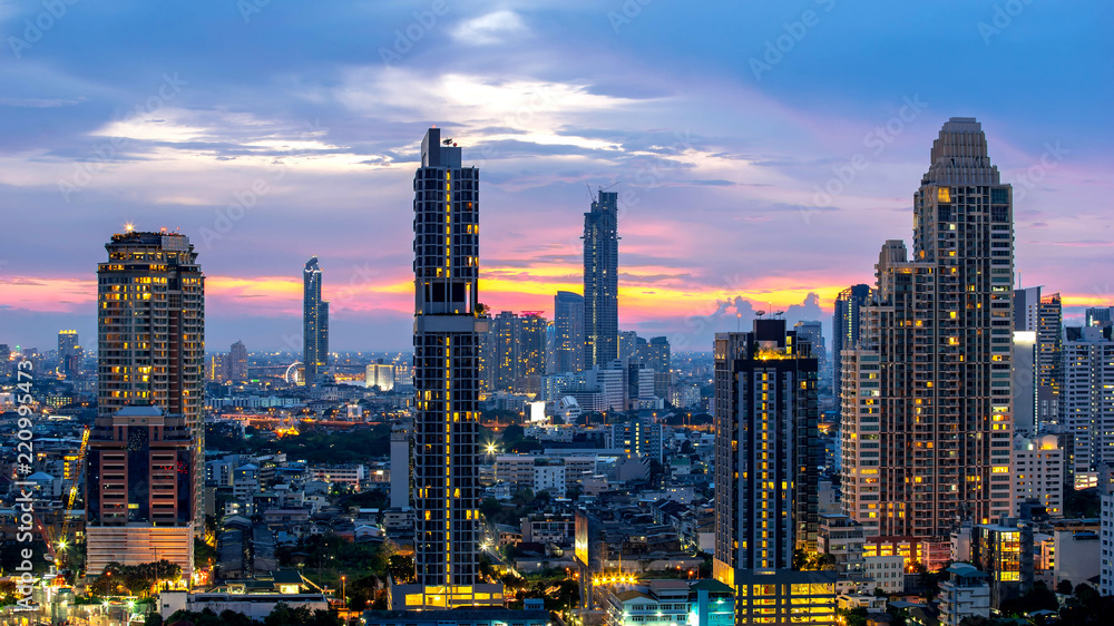 Obraz premium Bangkok City - Aerial view beautiful sunset Bangkok city downtown skyline of Thailand , cityscape at night , landscape Bangkok Thailand