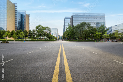 Fotobehang empty highway with cityscape of chengdu,China