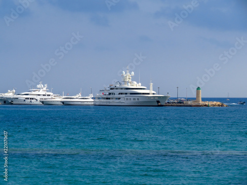 Cannes - Luxury yachts in port © Veniamin Kraskov