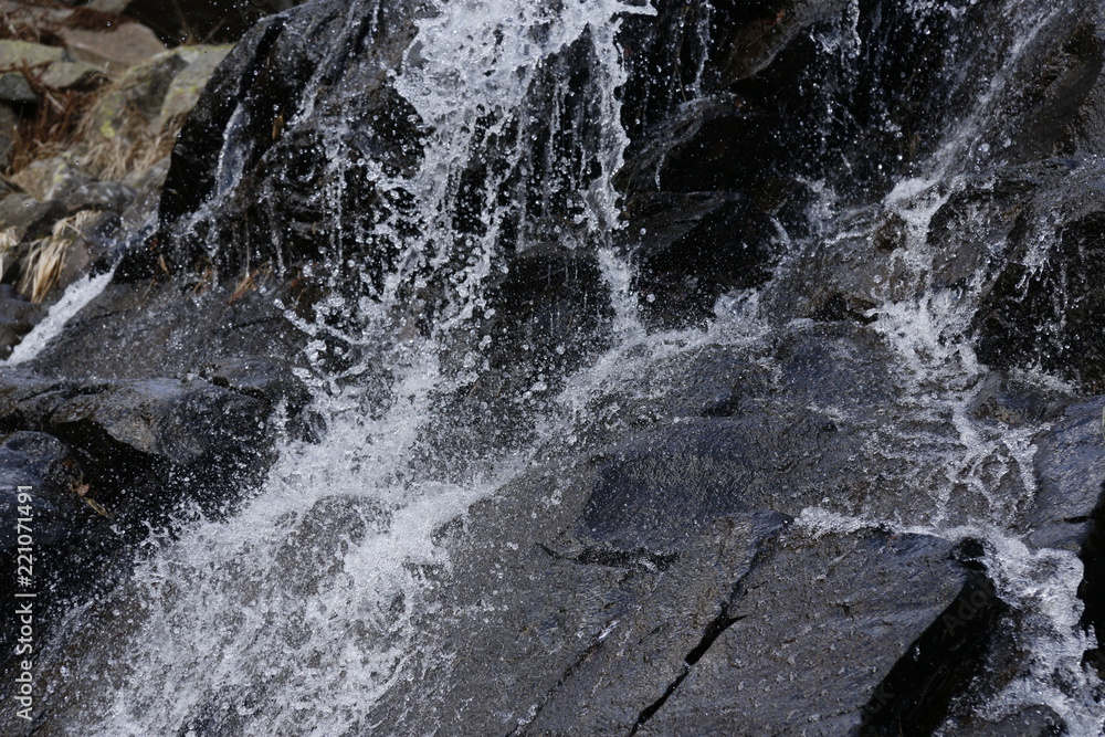 Cascata-rocce Cascata-rocce