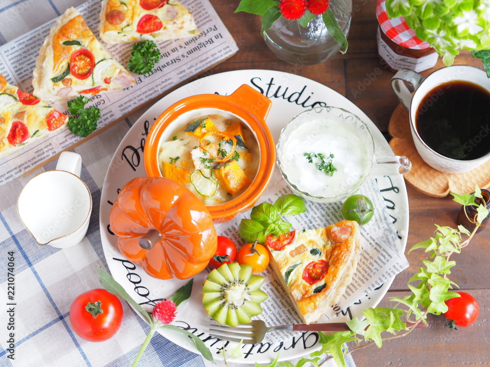 カボチャグラタンとキッシュのワンプレートランチ Stock 写真 Adobe Stock