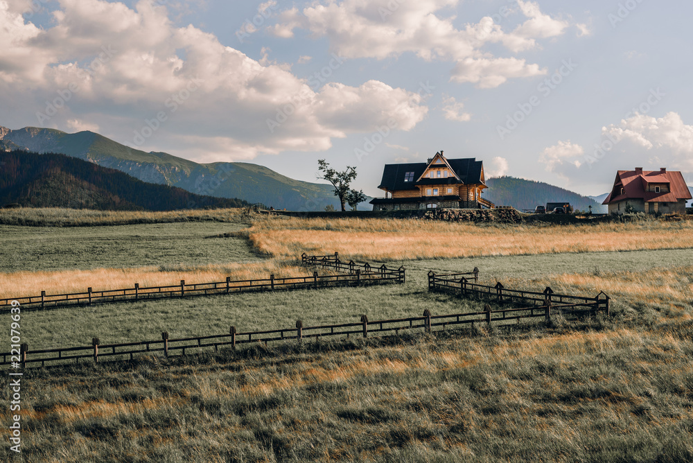 Fototapeta premium Ranch in Mountains