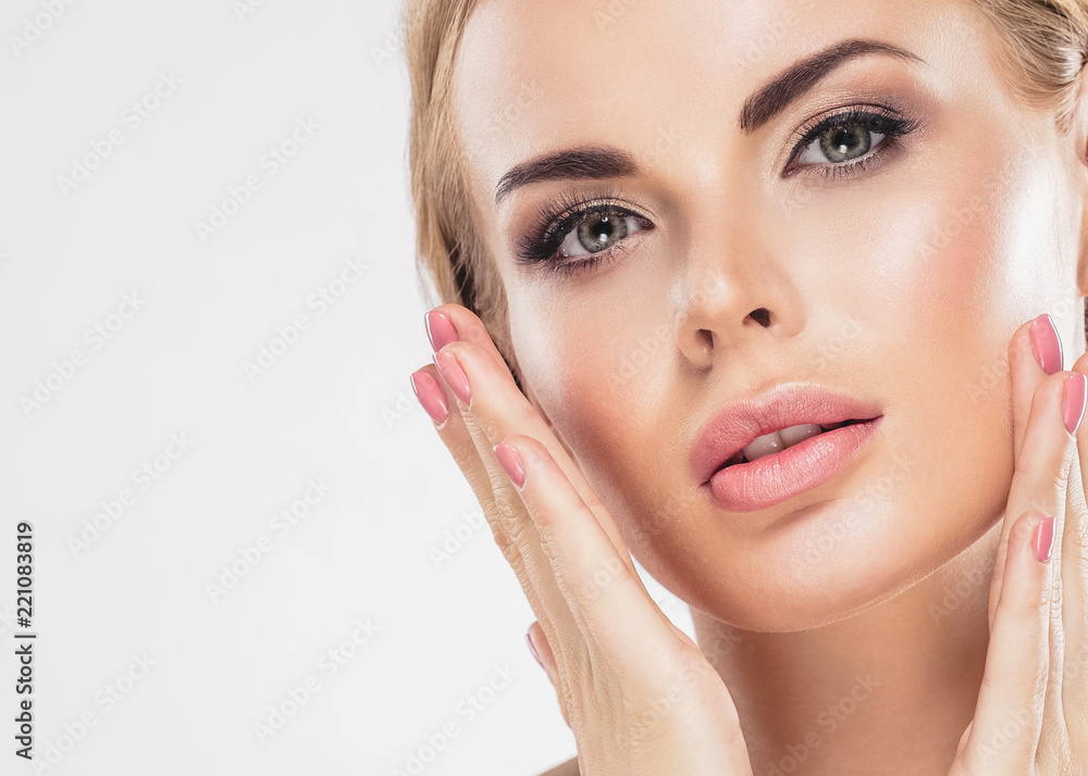 Beautiful blonde hair woman with beauty eyes and lips