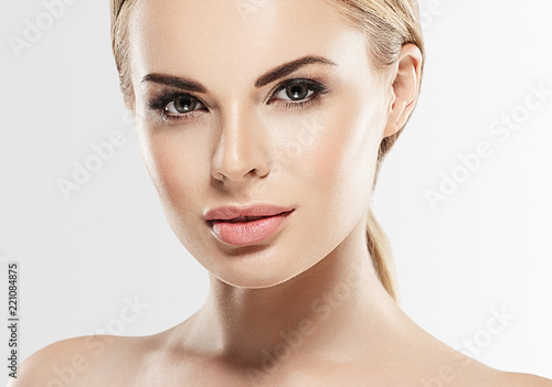 Beautiful blonde woman beauty hair and skin makeup , beaty lips