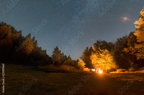 Tableau sur toile bonfire and milky way