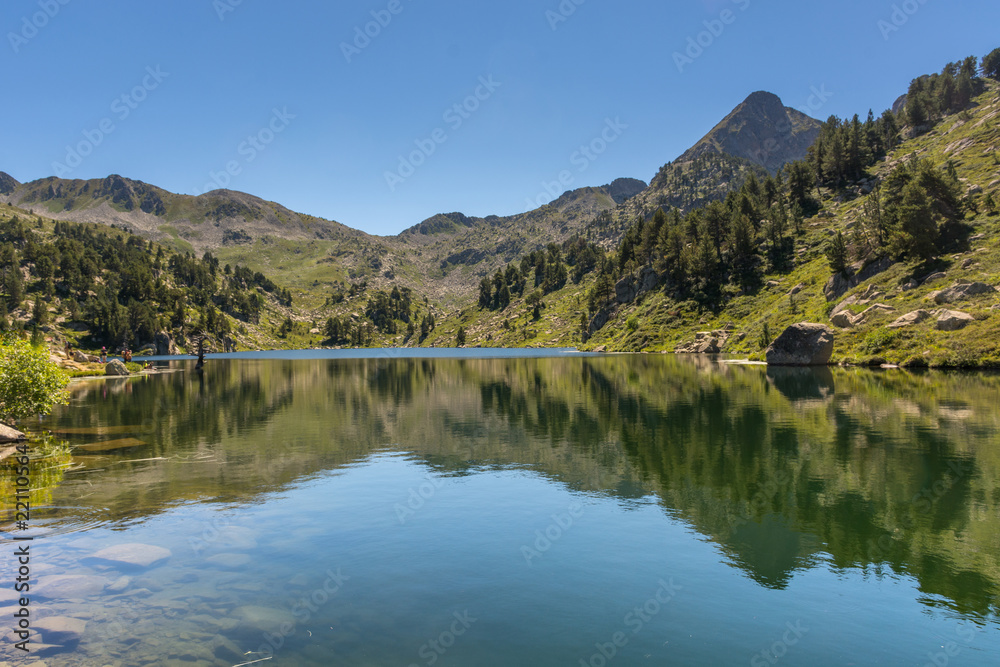 Photograph of a lake  Pyrenees