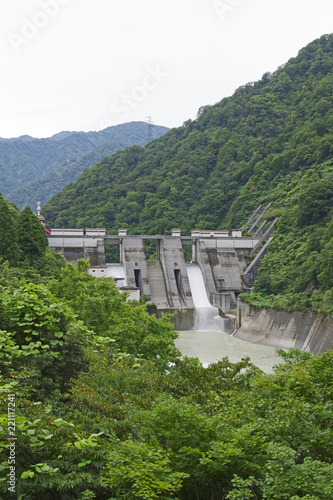 黒部川水系唯一のダム