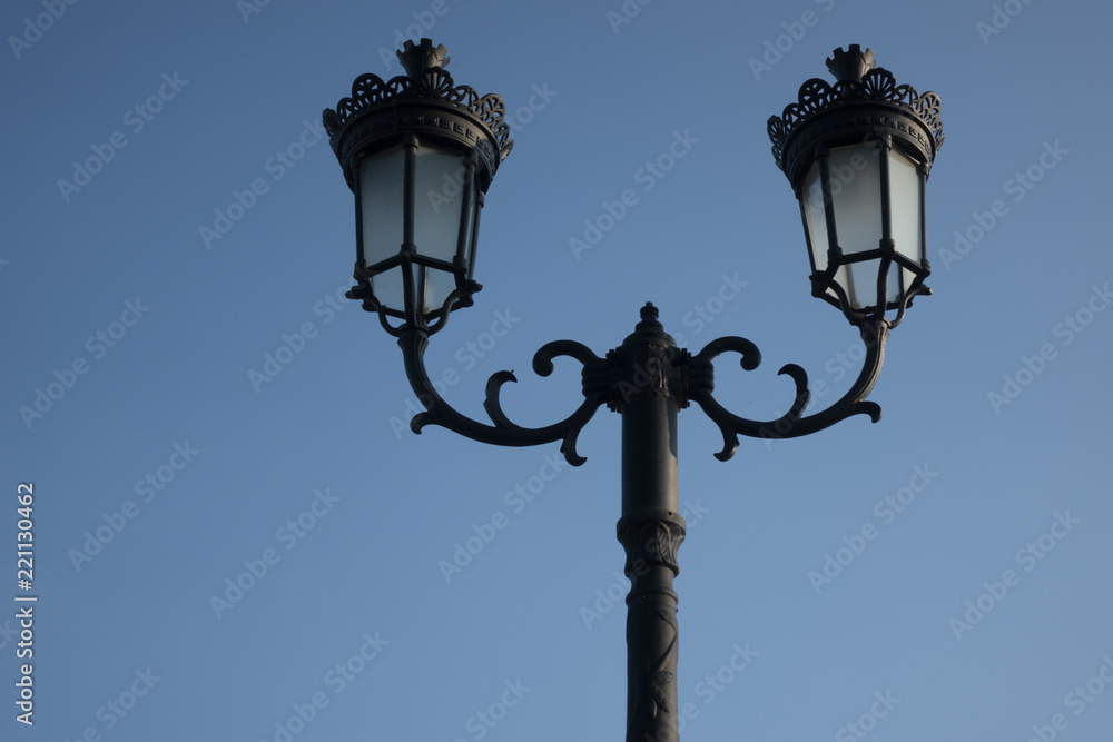Antike Doppellampen