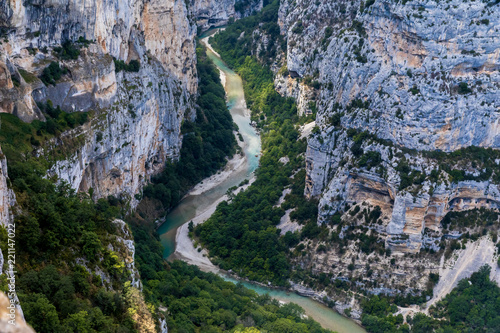 Foto scenic view of majestic rocky mountains and canyon of Verdon River, Provence, Fr