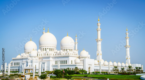 Sheikh Zayed Grand Mosque © Alexey Stiop