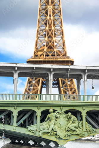 la Tour Eiffel vista dalla Senna