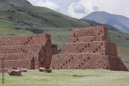 Die Inkaruinen von Rumicolca nahe Cusco, Peru photo