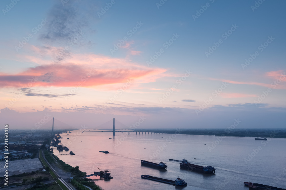 Fototapeta premium jiujiang cable-stayed bridge at dusk