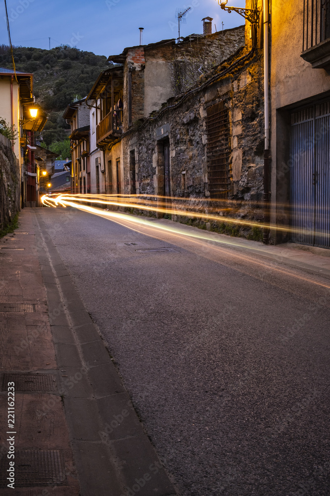 Gasse in Villafranca del Bierzo bei Nacht, Villafranca liegt auf dem Jakobsweg