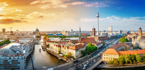Fototapete Berlin Panoramablick auf die Berliner Innenstadt bei Sonnenuntergang  © frank peters