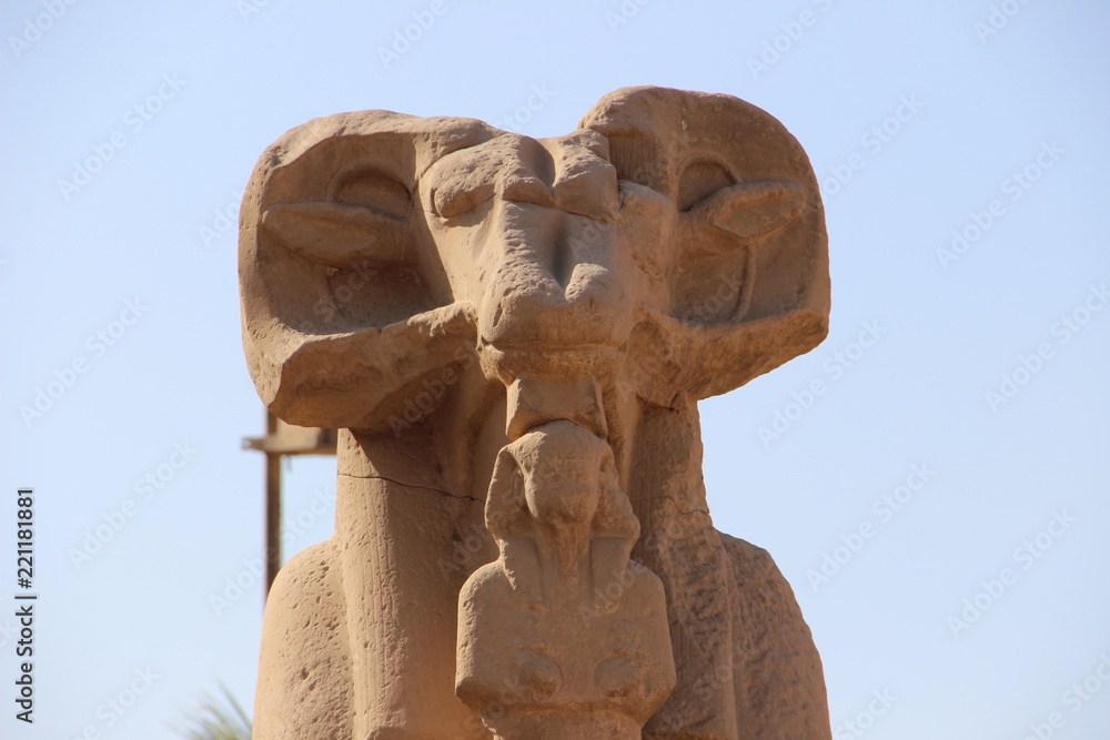 Widderkopf-Sphinx im Karnak-Tempel in Ägypten