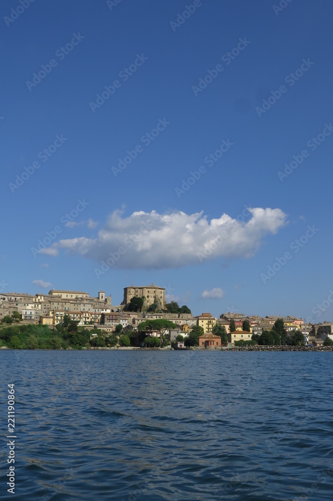 Rocca farnese di Capodimonte sul lago di Bolsena