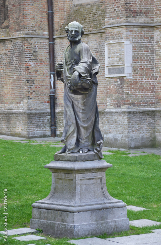 Obraz premium Statue in front of church of Our Lady in Bruges, Belgium