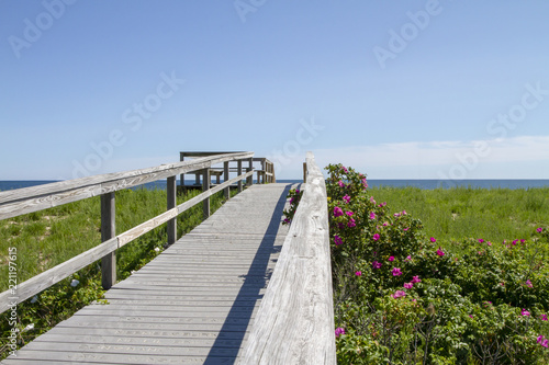Fototapeta Naklejka Na Ścianę i Meble -  Wooden path to the beach