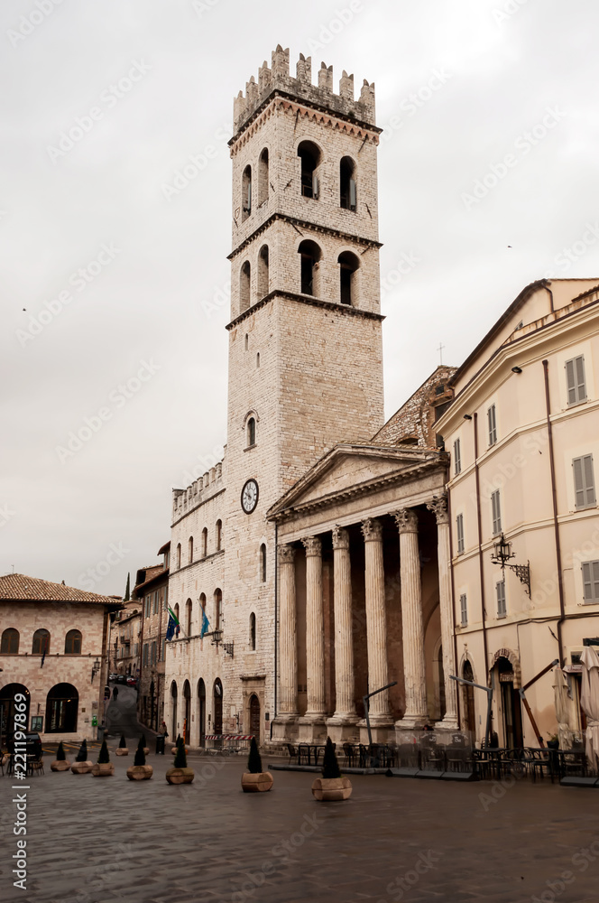 Assisi, tempio di Minerva Torre Comunale