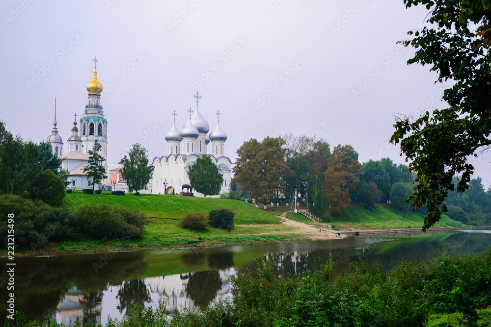 Φωτογραφία Buildings of the city of Vologda on the river bank