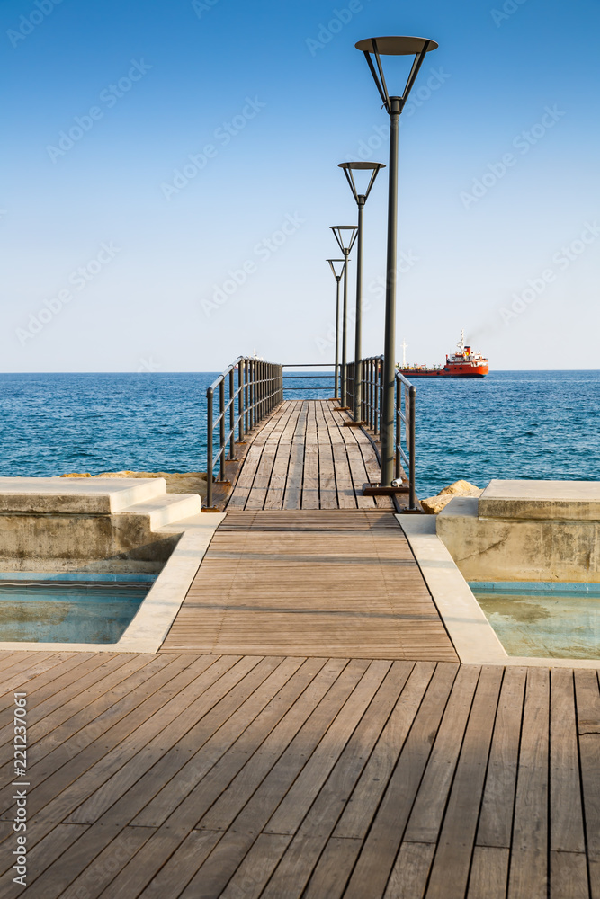 Fototapeta premium Pier at the sea