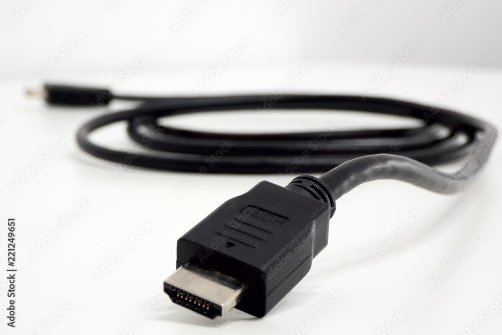 Czarny kabel HDMI na białym tle - obrazy, fototapety, plakaty 