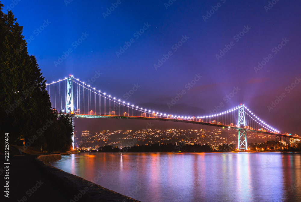Obraz premium Night Bridge