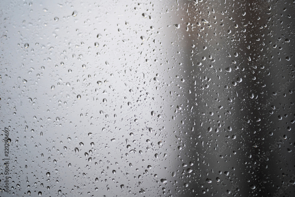 Obraz premium Raindrops on glass, background