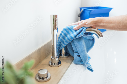 Badezimmer VI / bathroom VI
